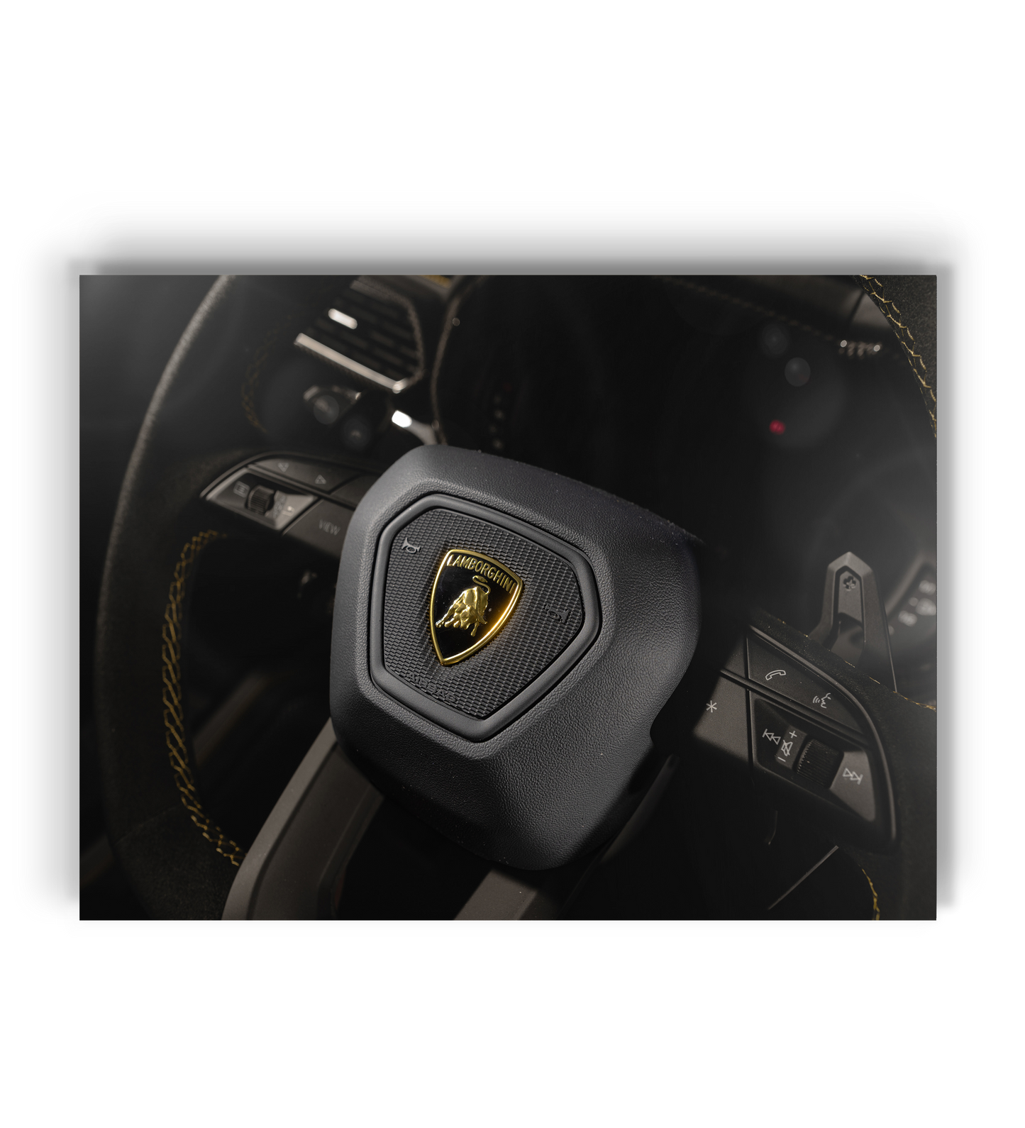 LAMBORGHINI URUS VOLANTE